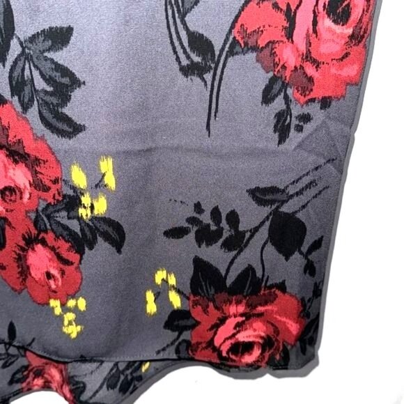 Torrid Womens Plus Size 4 Gray Floral Print Dress With Red Roses & Short Sleeves - Picture 7 of 7